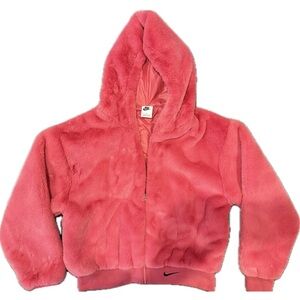 Nike Sportswear Essentials Women's Faux Fur Oversized Jacket, Pink/Black, Medium